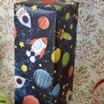 Papier cadeau Fusées Planètes bleu marine Enfants Jeunesse 70cm 100m