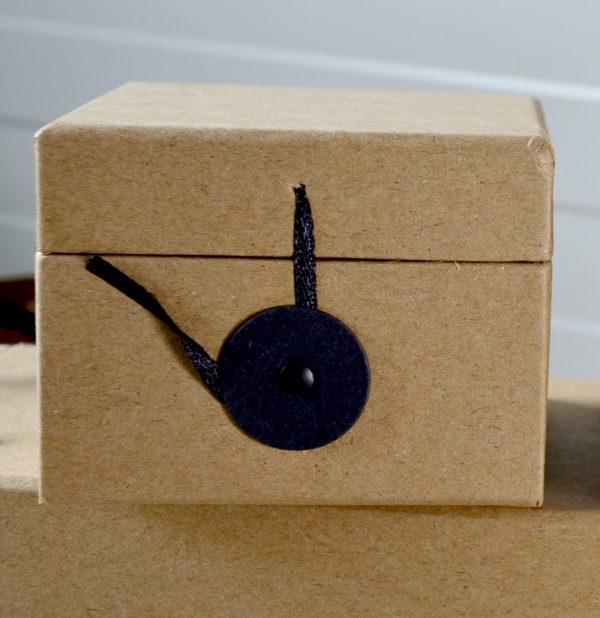 Boîtes Noires et Kraft XS et S avec oeillet
