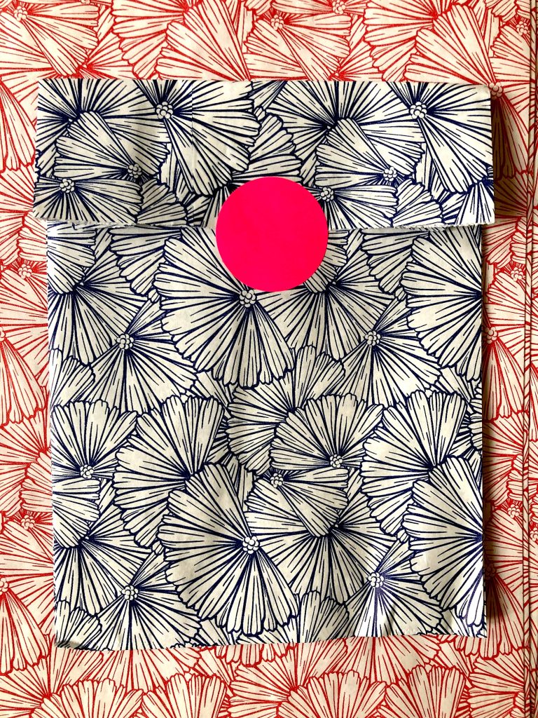 Pochettes cadeaux 1ers prix fabriquées en France fleurs éventails bleu