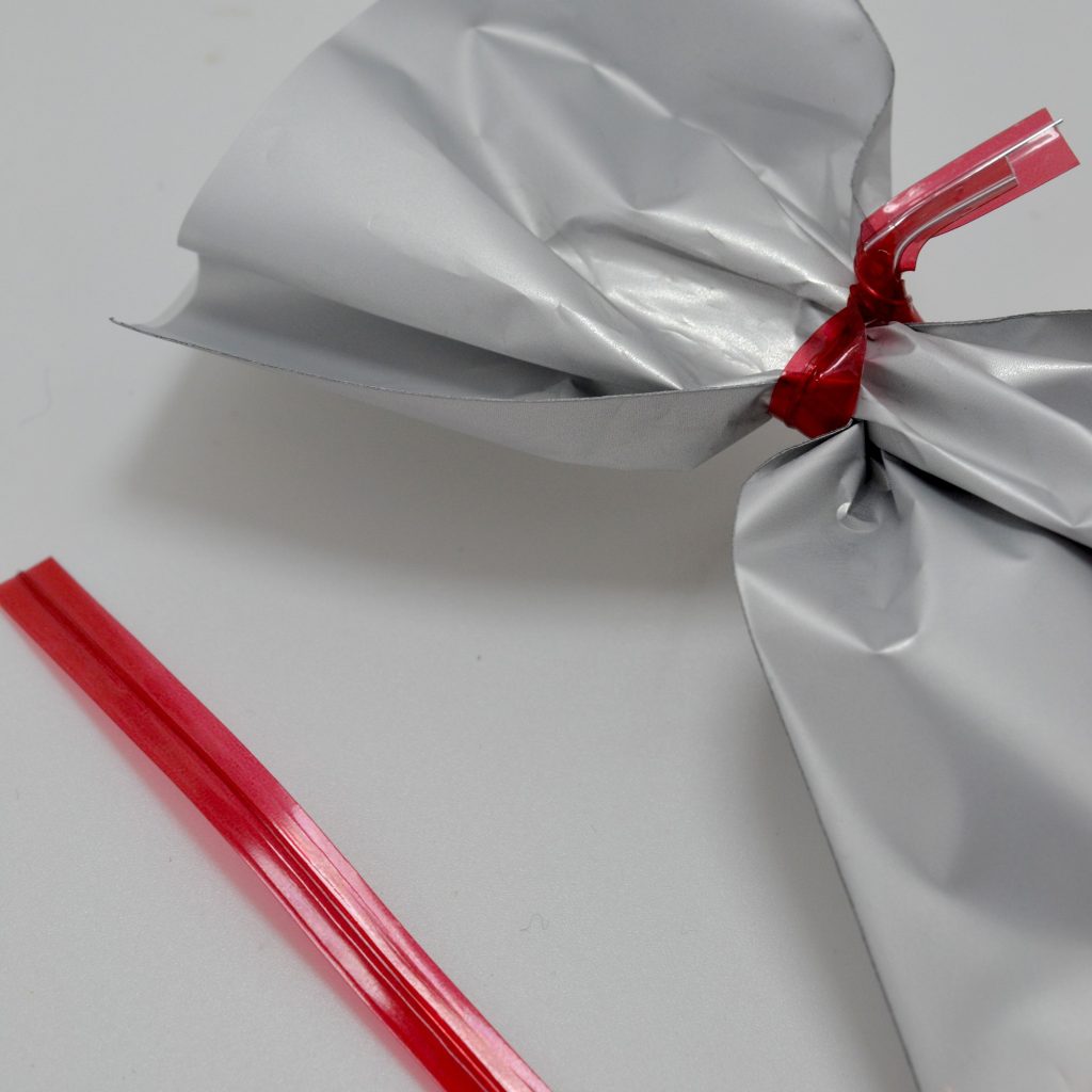 Liens Attaches pour fermer sachets confiserie, gateaux, bonbons etc. Doré Rouge Bleu Argent Cellotwist