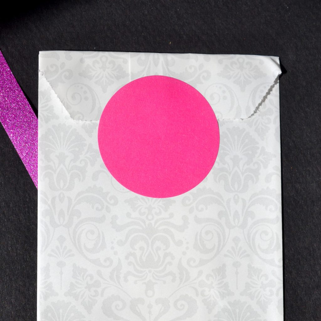 Sachets Pochettes Cadeaux Fantaisie 7x12cm Baroque Blanc Ton sur Ton Fabriquée en France