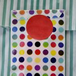 Etiquettes adhésives Rondes kraft couleur rouge diamètre 35mm Fabriquées en France