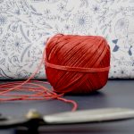Pelote de ficelle de lin naturelle rouge 100gr